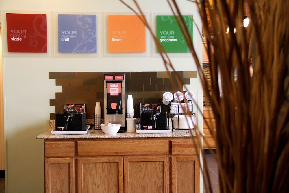 Comfort Inn & Suites Syracuse-Carrier Circle Восток Сиракьюс Экстерьер фото