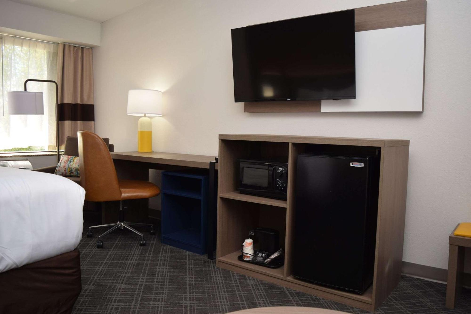 Comfort Inn & Suites Syracuse-Carrier Circle Восток Сиракьюс Экстерьер фото