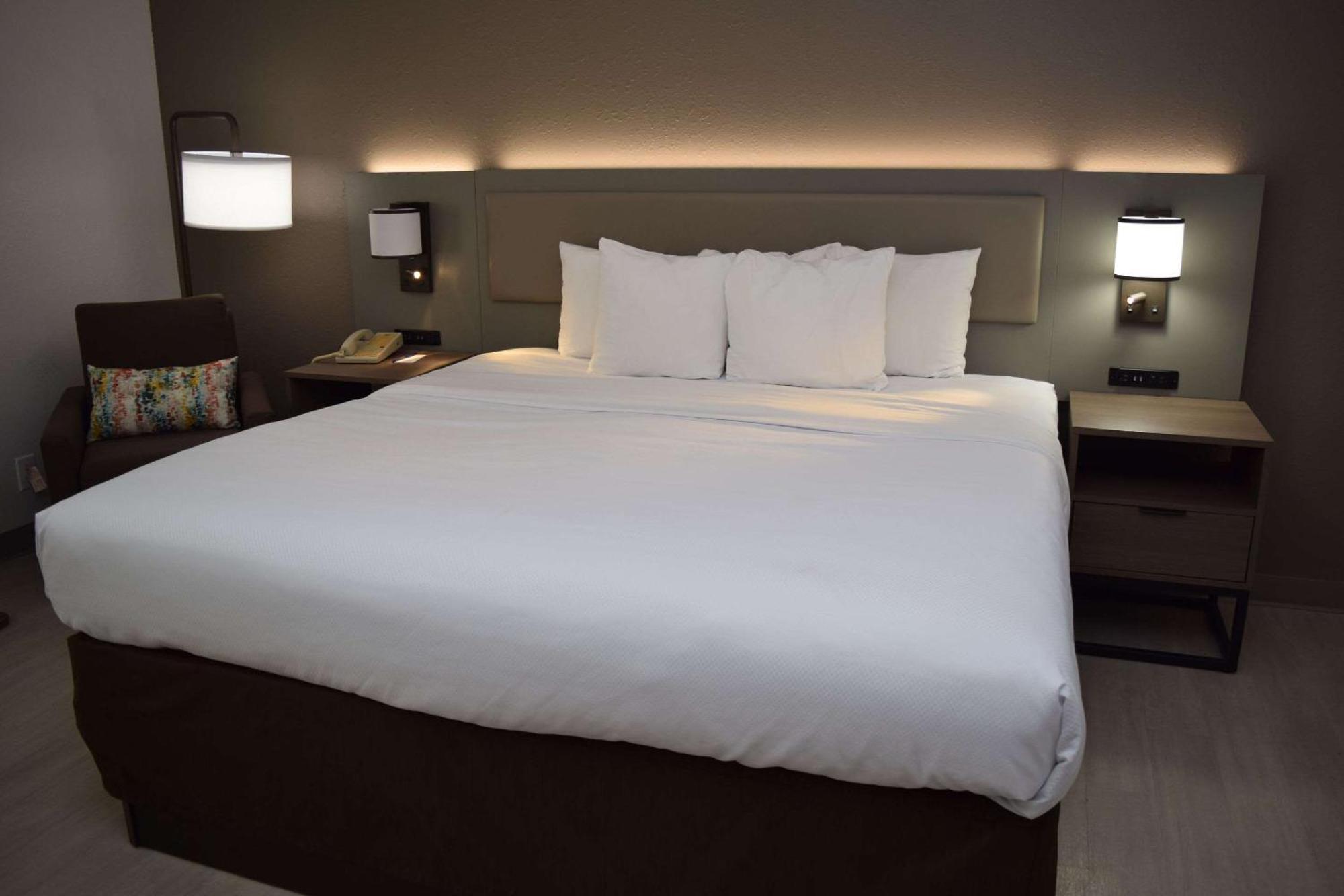 Comfort Inn & Suites Syracuse-Carrier Circle Восток Сиракьюс Экстерьер фото