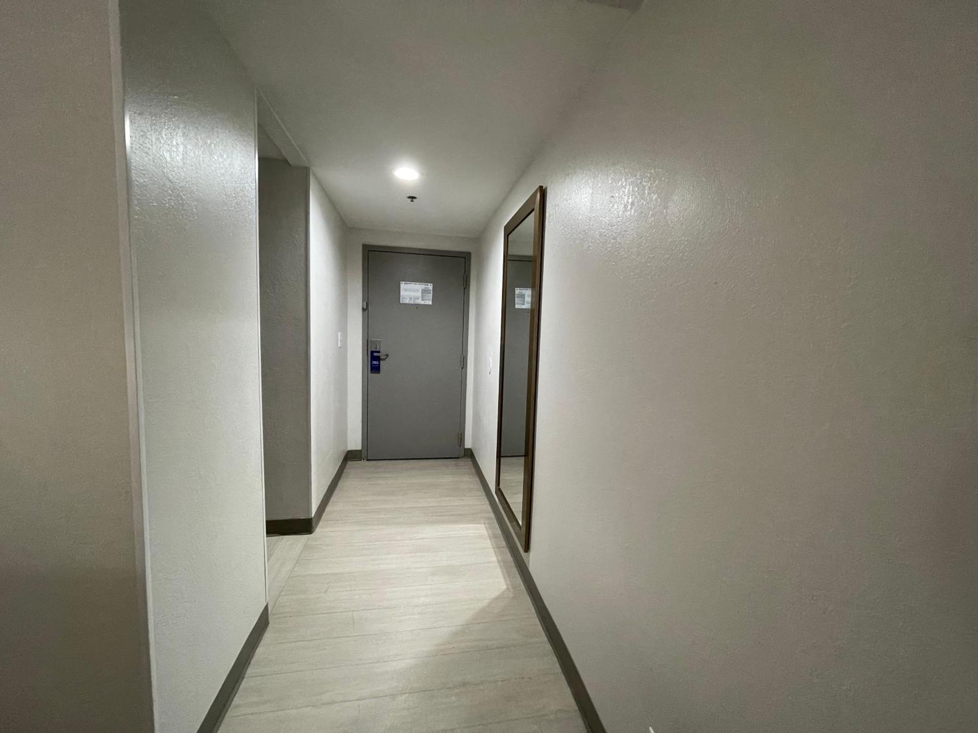 Comfort Inn & Suites Syracuse-Carrier Circle Восток Сиракьюс Экстерьер фото